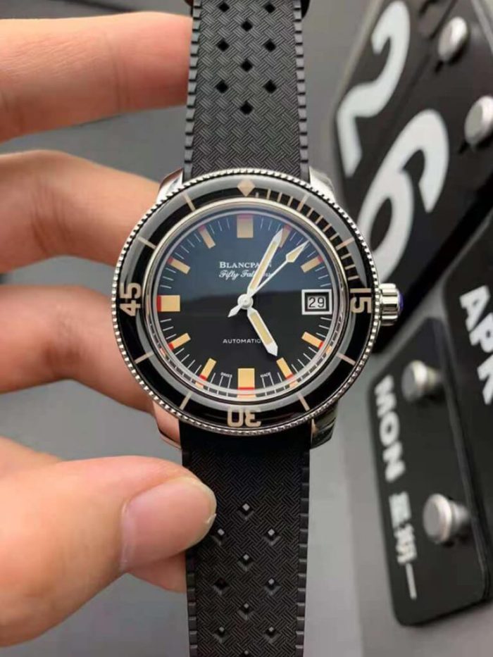 Replica Blancpain Fifty Fathoms Barakuda 5008B 1130 B52A ZF Factory Grey Strap - Image 1