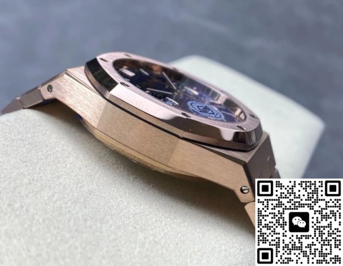 Replica Audemars Piguet Royal Oak 26240OR.OO.1320OR.05 APS Factory Night blue dial - Image 6