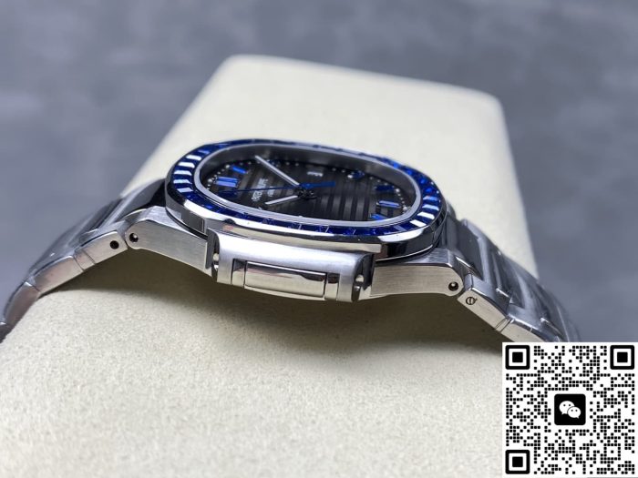 Replica Patek Philippe Nautilus 5711 GR Factory Transparent case back - Image 5