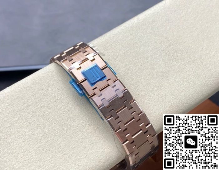 Replica Audemars Piguet Royal Oak 26240OR.OO.1320OR.05 APS Factory Night blue dial - Image 17