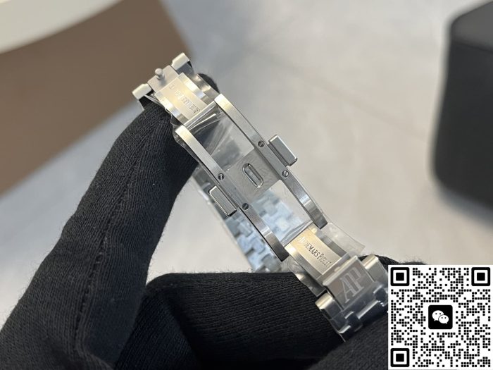 Replica Audemars Piguet Royal Oak Labubu collaboration OMF Factory Patterned dial - Image 9