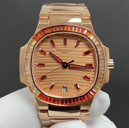 Replica Patek Philippe Nautilus 7118-1300R-001 GR factory rose gold dial