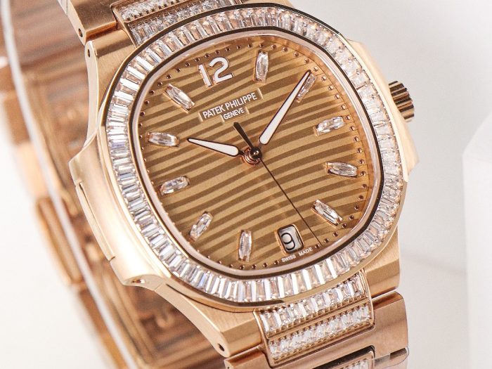 Replica Patek Philippe Nautilus 7014-1R-001 GR Factory Square dial - Image 4