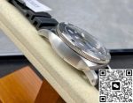Replica Panerai Submersible PAM01323 VS Factory Luminous hour markers - Image 13