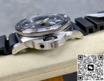 Replica Panerai Submersible PAM01323 VS Factory Luminous hour markers - Image 3