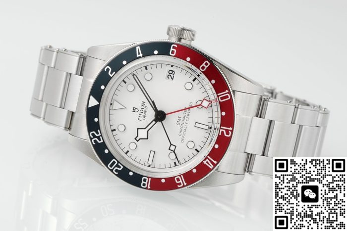 Replica Tudor Black Bay M79830RB-0010 ZF Factory Folding clasp - Image 8