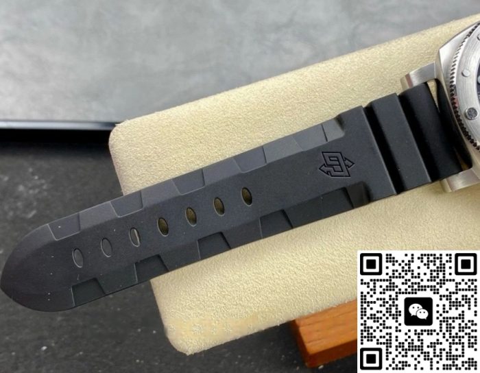 Replica Panerai Submersible PAM01323 VS Factory Luminous hour markers - Image 7