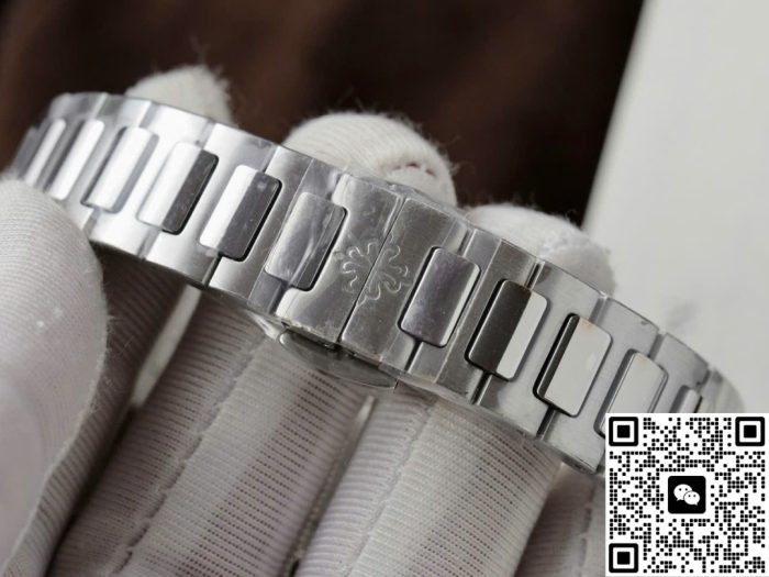 Replica Patek Philippe Nautilus 7010R GR Factory stainless steel - Image 9