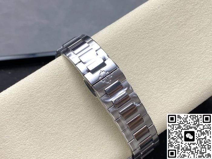 Replica Patek Philippe Nautilus 5711 GR Factory Diamond bezel - Image 9