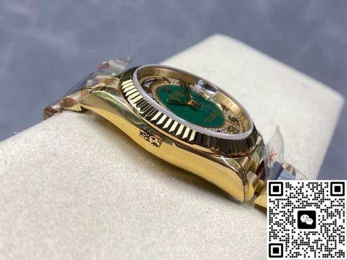 Replica Rolex Day-Date 118238 8+ Factory Green Dial with Diamonds - Image 3