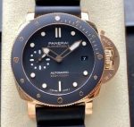 Replica Panerai Submersible PAM02164 VS Factory Date display