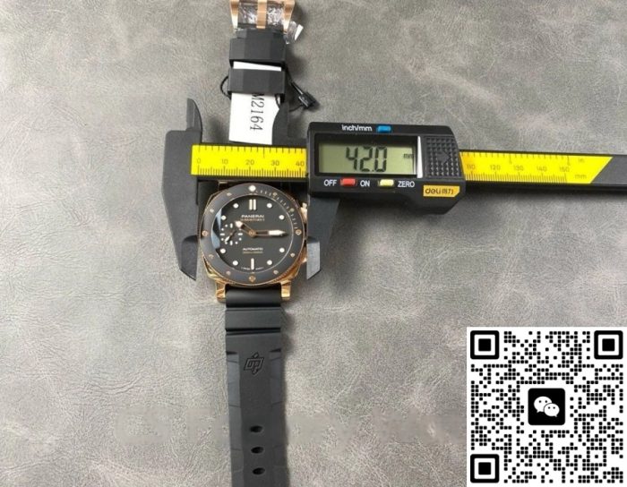Replica Panerai Submersible PAM02164 VS Factory Date display - Image 9