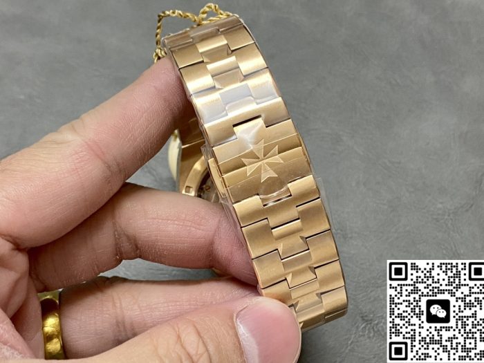 Replica Vacheron Constantin Overseas 4500V-210R-B705 PPF Factory Date display - Image 6