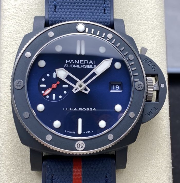 Replica Panerai Submersible PAM01466 VS Factory Date display - Image 1
