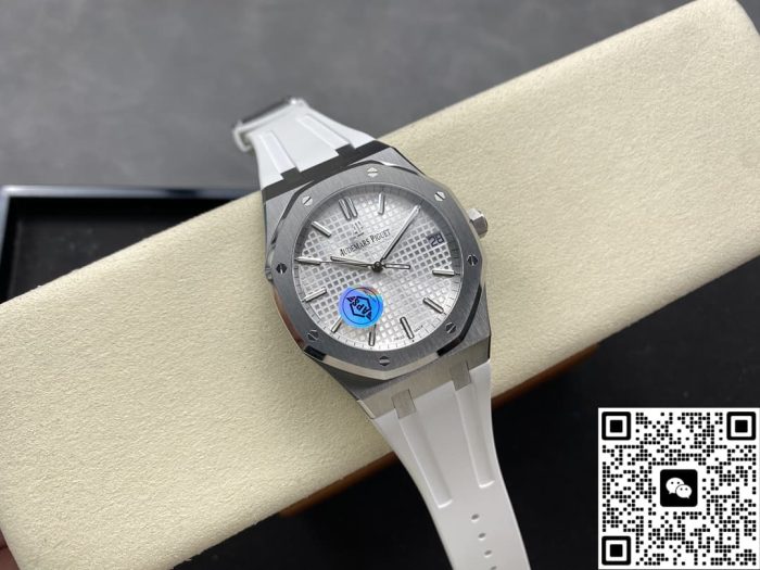 Replica Audemars Piguet Royal Oak 15500ST APS Factory White strap - Image 4