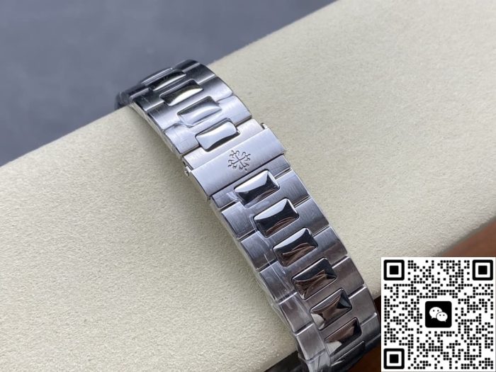 Replica Patek Philippe Nautilus 7118-1300B GR Factory Blue Dial - Image 6