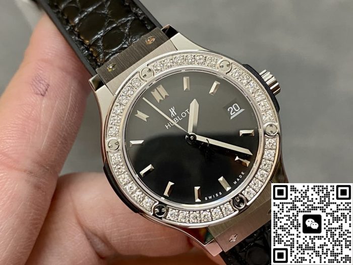 Replica Hublot Classic Fusion 581.NX.1171.RX.1104 HB Factory Black Dial - Image 4