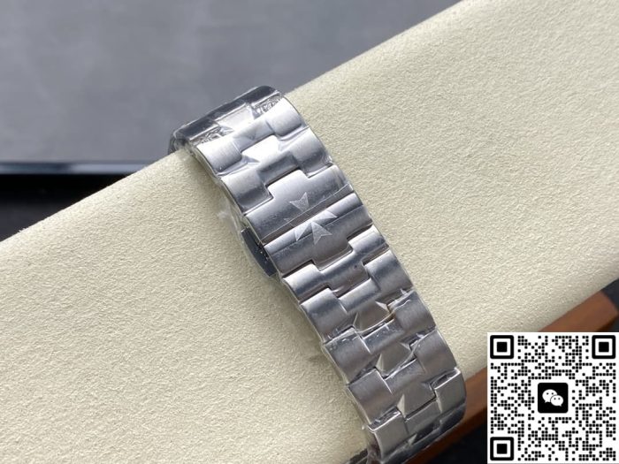 Replica Vacheron Constantin Overseas 4000V-B911 GR Factory Moon Phase - Image 9
