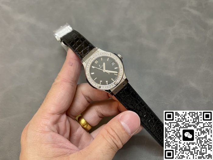 Replica Hublot Classic Fusion 581.NX.1171.RX.1104 HB Factory Black Dial - Image 3