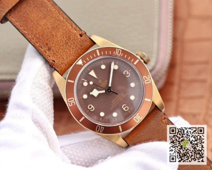 Replica Tudor Heritage Black Bay Bronze 79250B XF Factory Brown Dial - Image 3