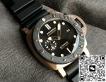 Replica Panerai Submersible PAM00684 VS Factory Rubber Strap - Image 5